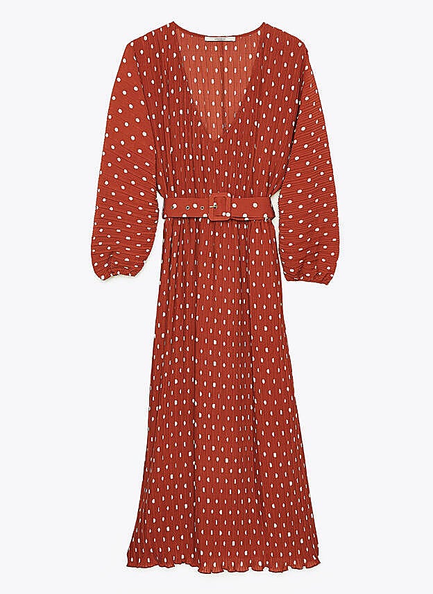 Este es el vestido de lunares que ha llevado Sara Carbonero y que es perfecto para el otoño.