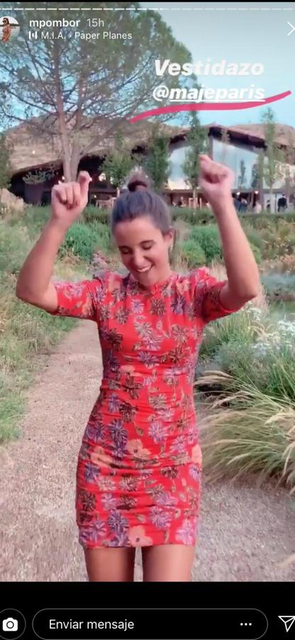 La hermana de María Pombo llevo el mini vestido floreado perfecto que todas querríamos en el armario, sobre todo para la época de entretiempo, firmado por Maje.