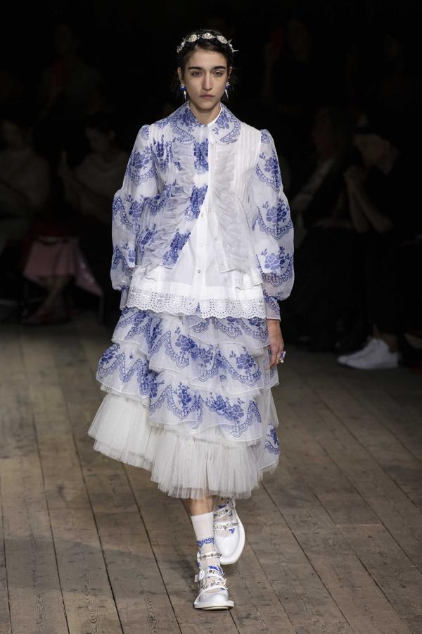 Desfile P/V 2020 de Simone Rocha.