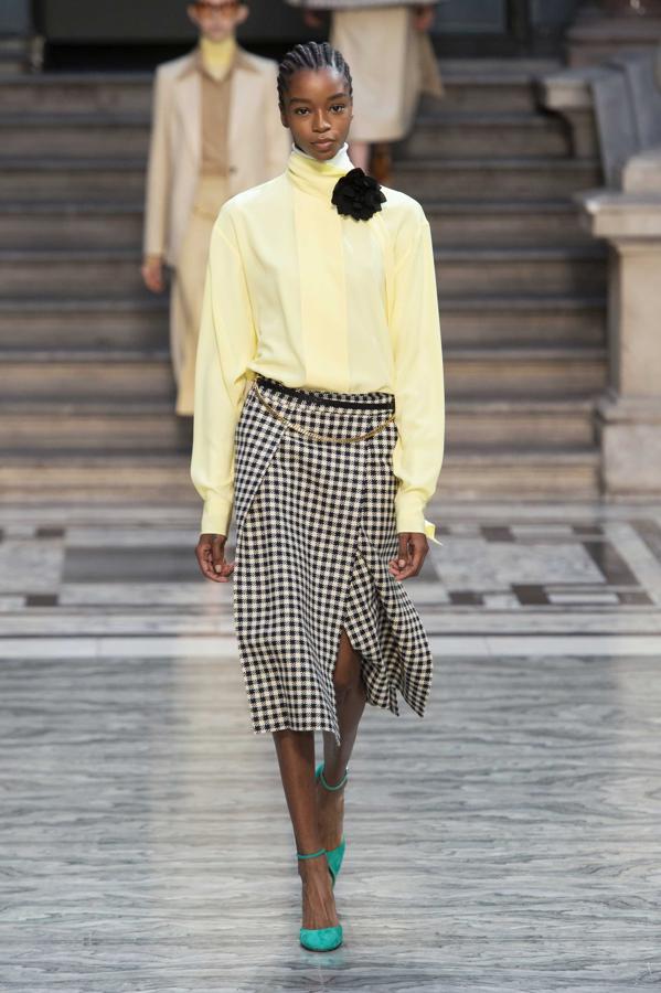 Desfile P/V 2020 de Victoria Beckham.