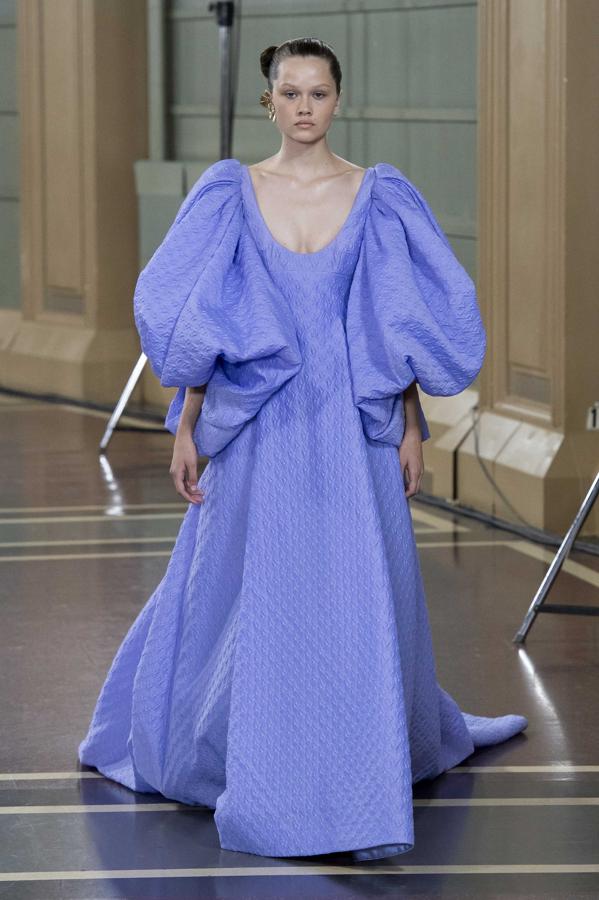 Desfile P/V 2020 de Emilia Wickstead.