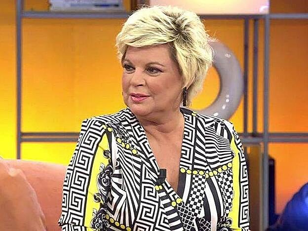 Terelu Campos lanza una 'pullita' a 'Sálvame' desde el plató de 'Viva la vida'.
