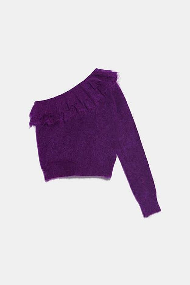 Jersey de punto confeccionado en tejido con mezcla de mohair de escote asimétrico, 49,95 EUR.