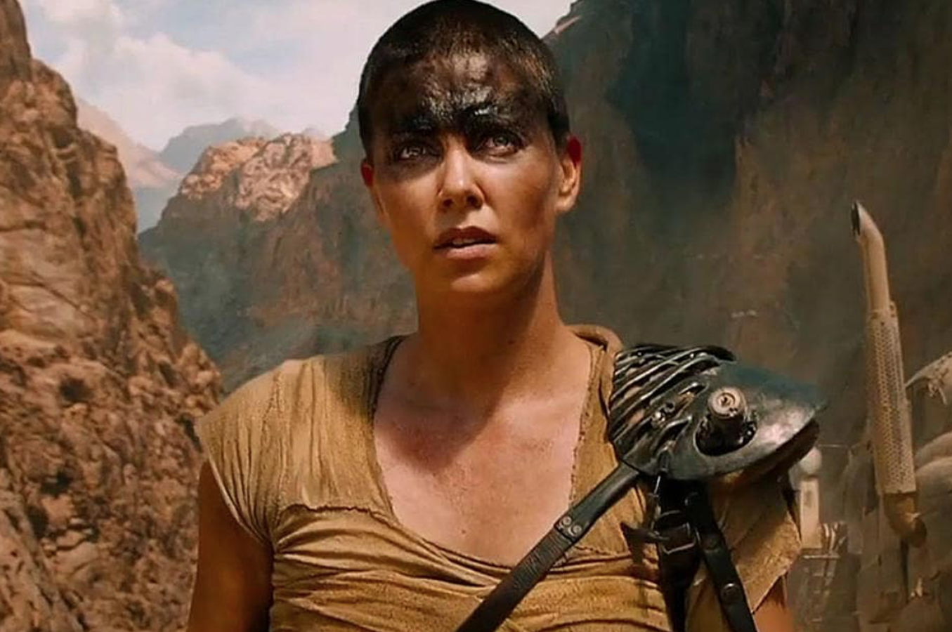 El personaje de Furiosa, protagonista de "Mad Max: Furia en la carretera", venía con una complicación añadida: un look durísimo que requirió un rapado total de la icónica melena rubia de Charlize Theron. Fue el principio de la mutación capilar que continúa hoy.