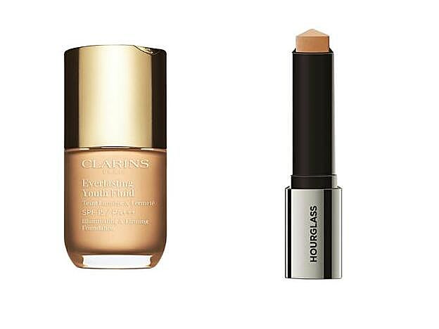 1. Everlasting Youth Fluid de Clarins (49,50 €). 2. Vanish Flash Highlight Stick en tono Champagne de Hourglass (43,95 €). En Sephora.