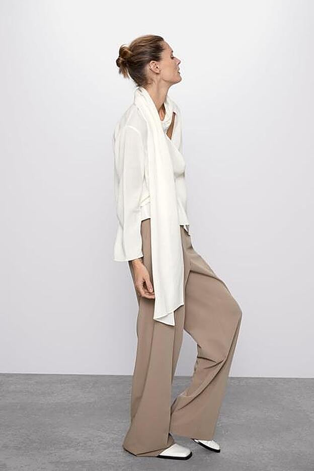 Esta prenda de nueva colección es ideal para combinar en tus looks working y casual.