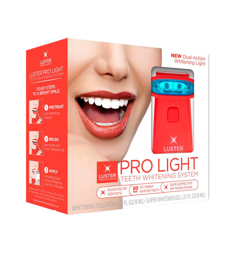 Una efectiva tecnología de rápida acción desarrollada por dentistas para utilizar en la comodidad del hogar. Con una capa de gel blanqueador y una luz de doble acción, este set revierte el tono amarillento de los dientes debido al café, el tabaco y la decoloración natural. Este sencillo set de fácil uso, que tarda solo 30 minutos en hacer efecto, le dará a tus dientes un atractivo resplandor de larga duración. (58,45 €).