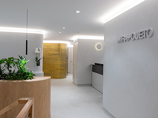 Es importante acudir a un centro con garantías para someterse a cualquier tratamiento médico estético. El de Mira + Cueto (Madrid) es de los que tienen más renombre en el sector.