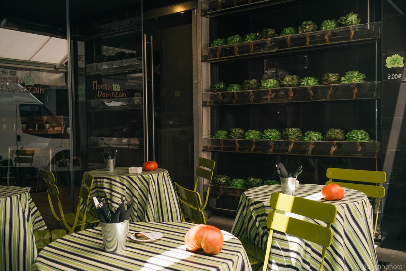 Floren Domezáin (en la calle Castelló, 9 y en Fernández de la Hoz, 66), los dos vergeles en el centro de Madrid del conocido como 'rey de las verduras' y creador del huerto urbano más grande del mundo en una azotea.