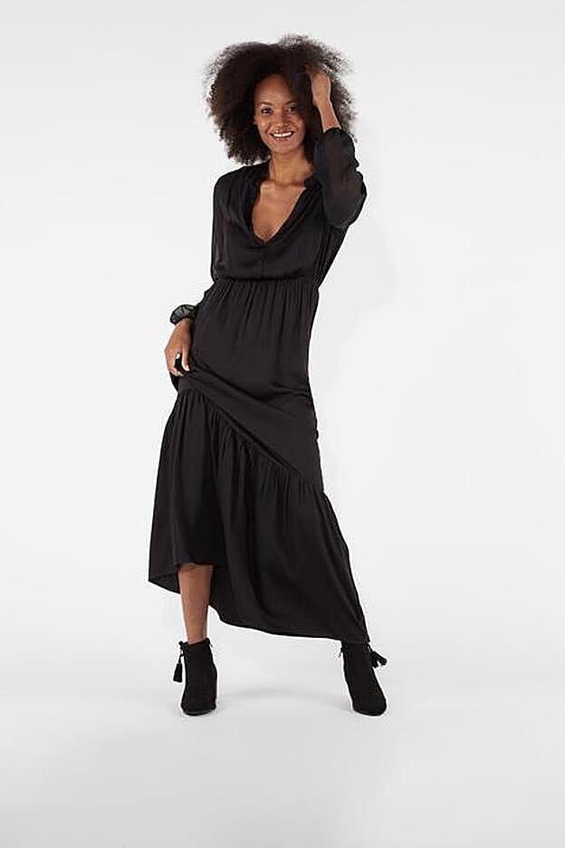 Vestido Largo con Cuello en Pico, 25,99 euros.