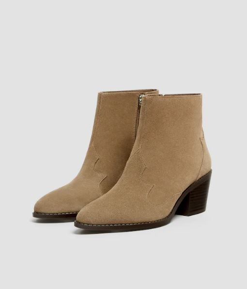 Estás ante los  botines cowboy de piel  más ponibles de todo el low cost. Encajan con cualquier look y solo cuestan 39,99 euros.