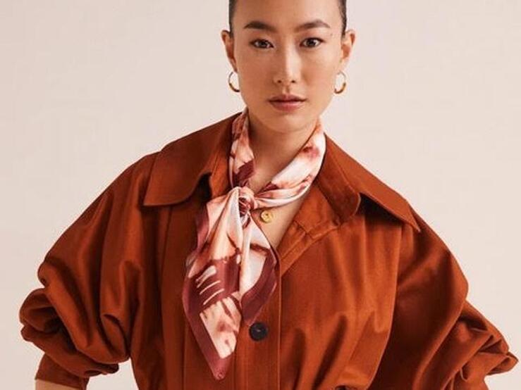 Fotos: 10 pañuelos imprescindibles para dar un toque diferente a tu look de otoño