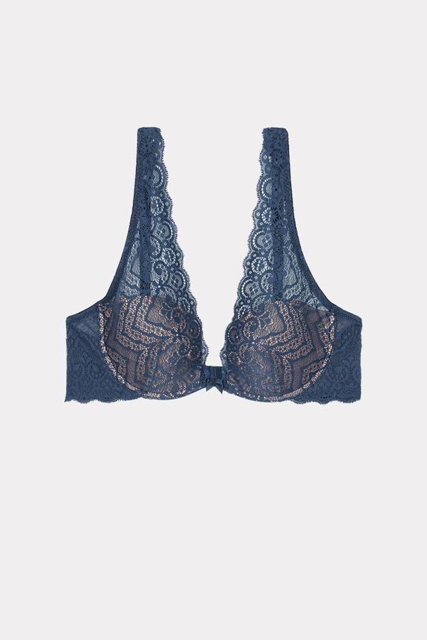 Sujetador de encaje azul y relleno de Intimissimi disponible hasta la talla 100B (14.95 euros).