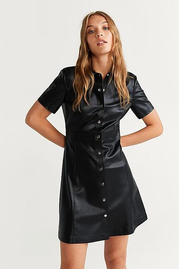 Vestido camisero de Mango efecto piel con cierre de botones.