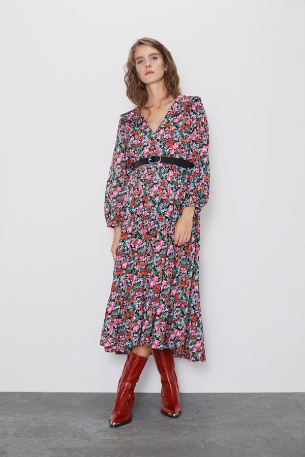 Estamos seguras que este vestido premamá con estampado de flores de Zara Mum será uno de los favoritos de Marta Ortega durante su embarazo.
