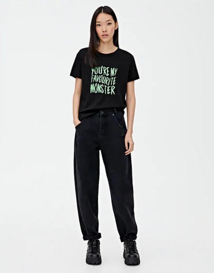 4,99 euros cuesta esta camiseta en la que el mensaje en contraste es claro y contundente:  “eres mi monstruo favorito” .