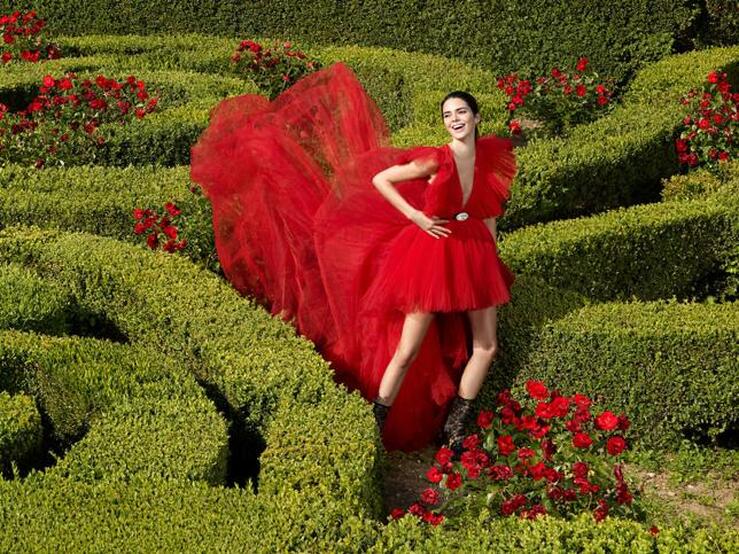 Fotos: Estas fotos de la nueva colección de H&M y Giambattista Valli son lo más bonito que verás este otoño