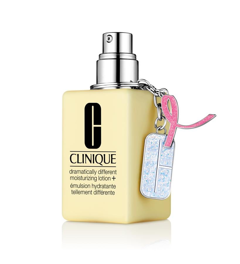 Combina la hidratación durante todo el día con ingredientes que fortalecen la piel para ayudarla a que se vea mejor y más joven por más tiempo. También ayuda a fortalecer la propia barrera de hidratación cutánea. El 100% del beneficio de la venta de este producto se destinará a la investigación médica sobre el cáncer de mama.  Dramatically Different Moisturizing Lotion+ de Clinique  ( 65,50 €).