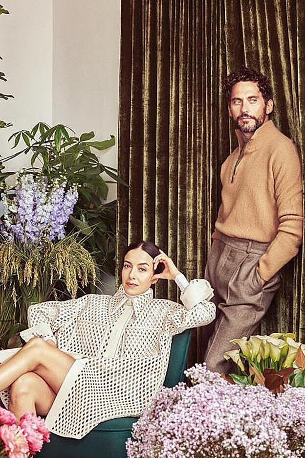 Cecilia y Paco visten de Fendi.