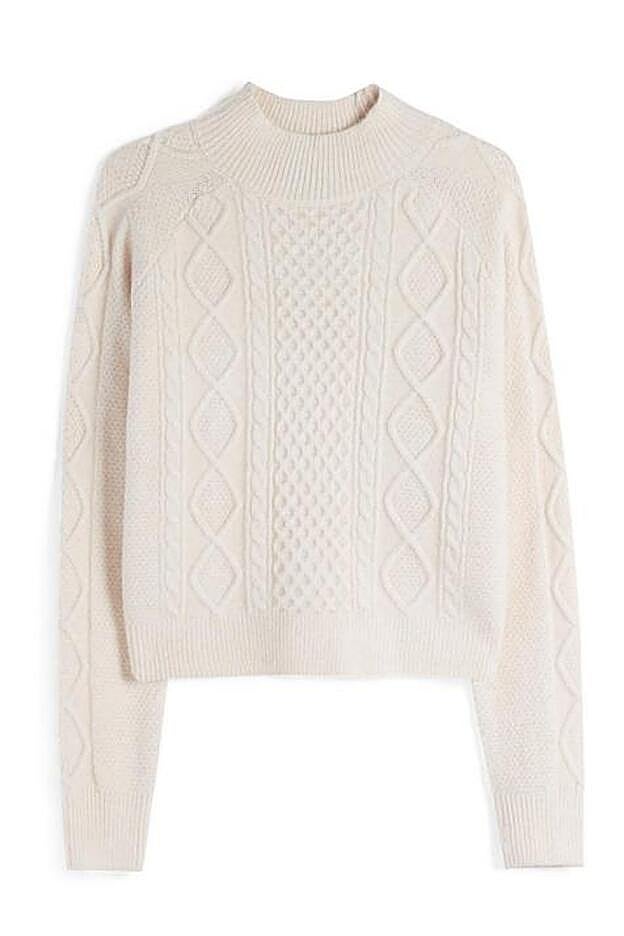 Jersey de ochos, con cuello alto en tono crudo, de Primark (14 euros).