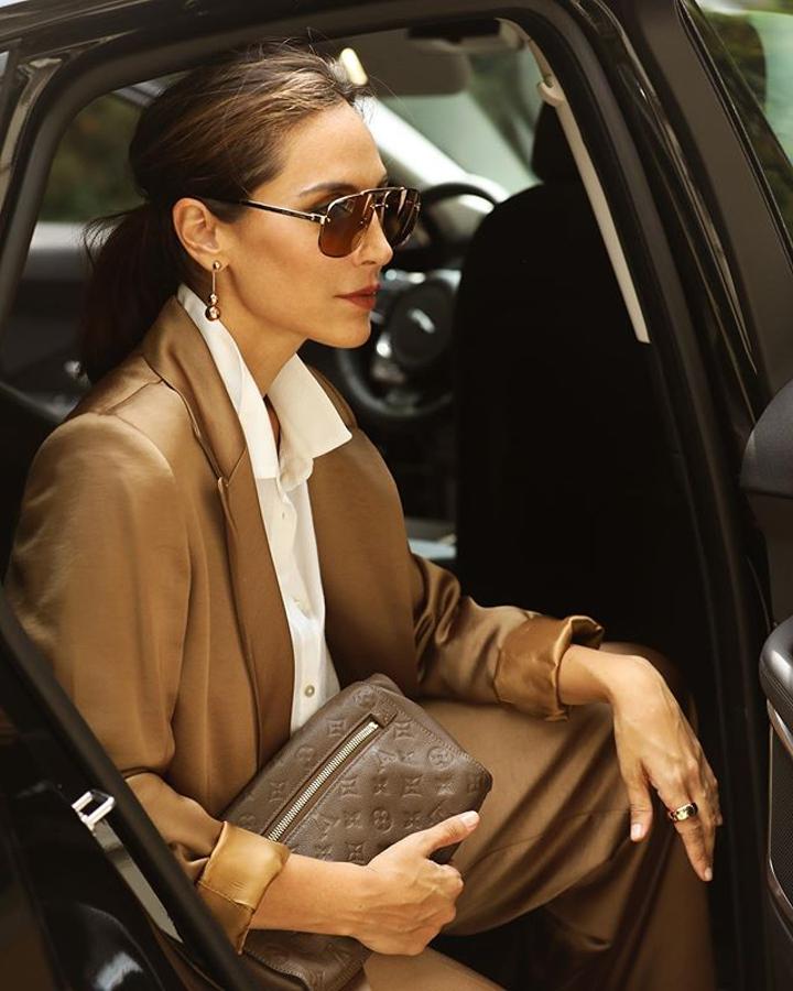 Un traje de lujo... y súper rebajado. Tamara Falcó  nos descubrió este increíble dos piezas de Jorge Vázquez.