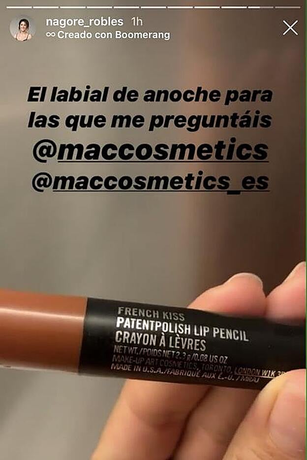 Nagore Robles muestra el labial French Kiss de MAC.