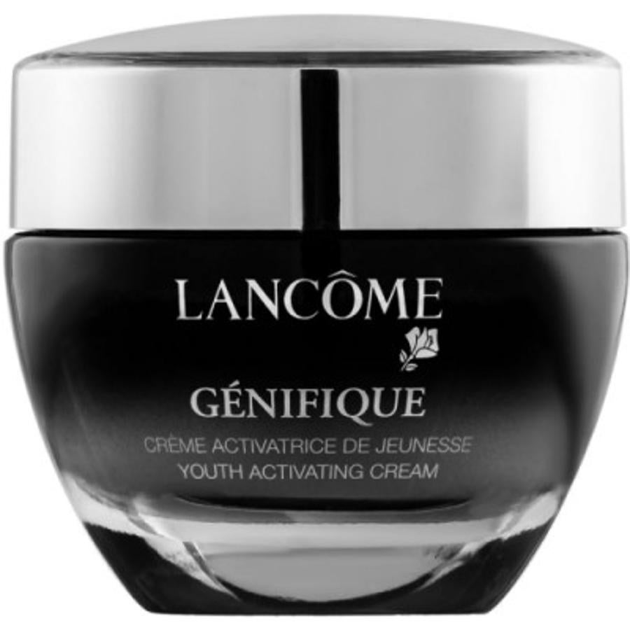 Esta crema hidratante enriquecida con activos alisantes, aporta un extra de hidratación a la piel y aporta juventud al rostro. Para aplicar este tratamiento solo necesitarás aplicártela en el rostro mañana y noche y justo antes de tu ritual de belleza habitual.