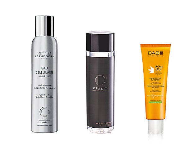 Eau Cellulaire Hydra Booster Antioxydante de Institut Esthederm (20 €). Acqua Micelar de Atashi (17€). Fotoprotector facial Oil-free SPF50+ de Babé (15,50 €).