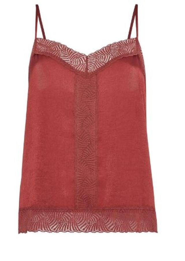 Camiseta de tirantes lencera, con detalles de encaje en escote y bajo en forma de hojas, 6 euros.