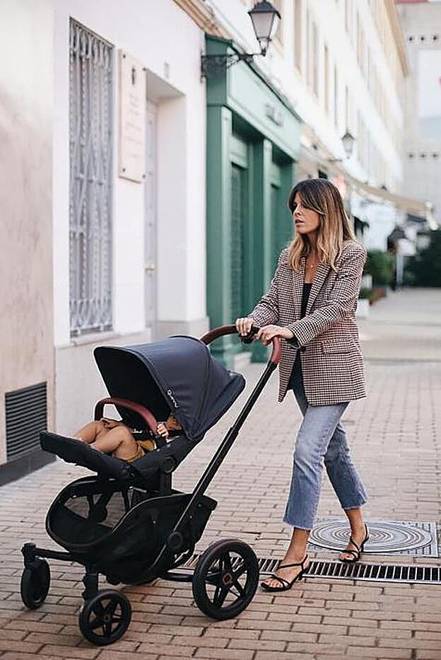 Pincha en la imagen para descubrir los mejores looks de entretiempo para ir a la oficina.