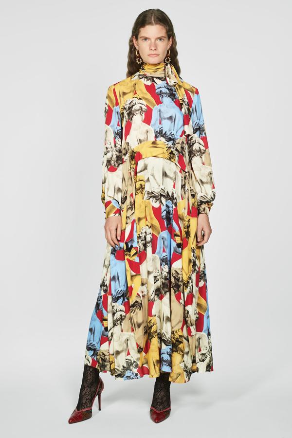 Este vestido edición limitada de la  nueva colección otoño-invierno 2019/20 de Zara  (89.95 euros).