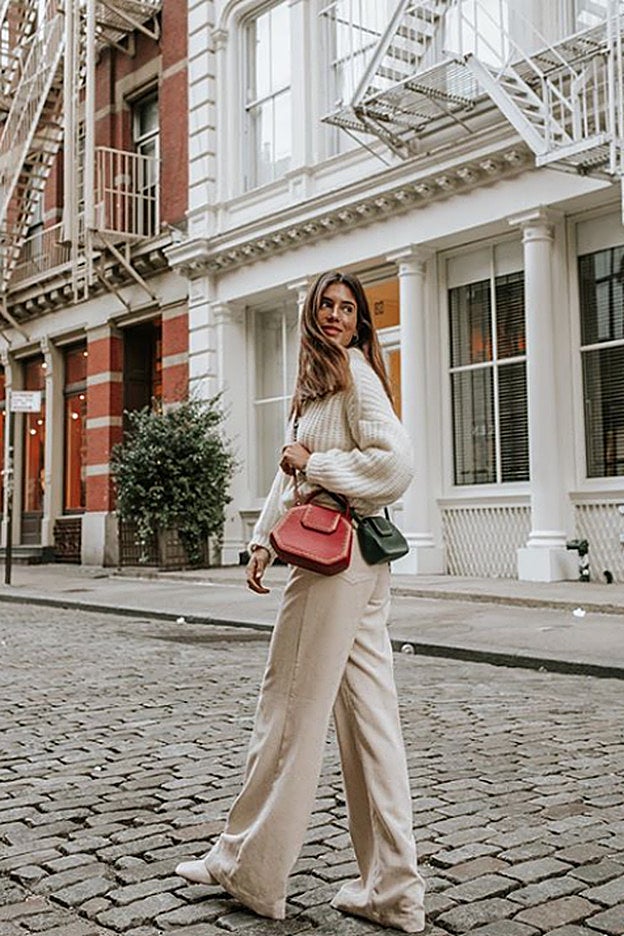 Un fantástico look con distintos tonos de crema de Belén Hostalet.