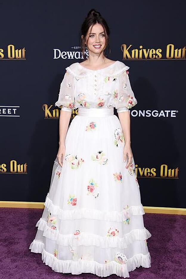 Ana de Armas con un vestido de Chanel.