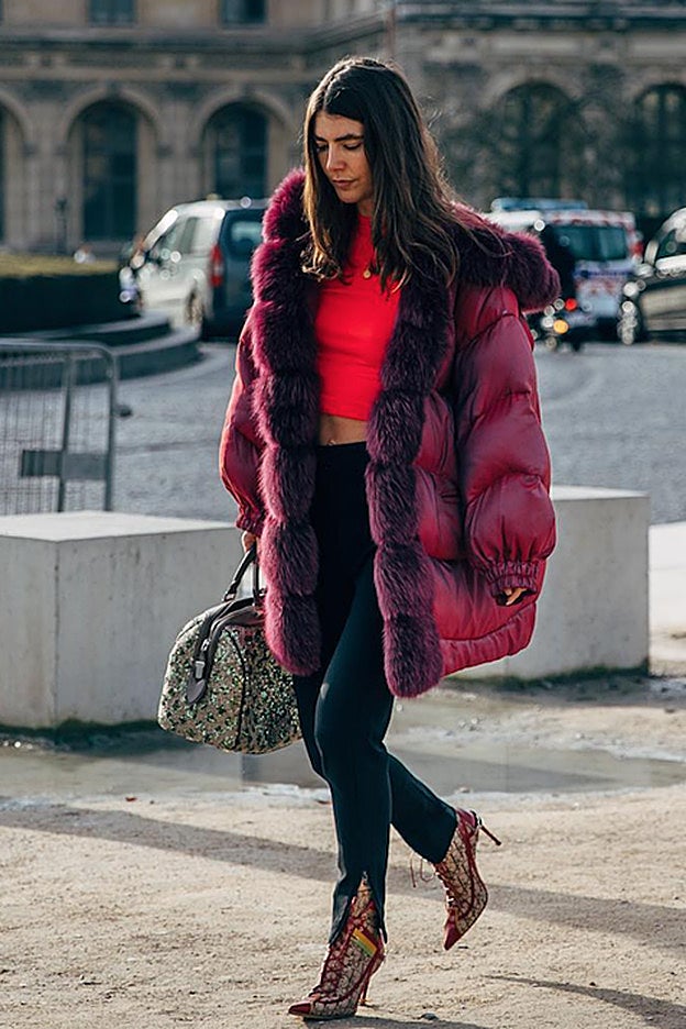 Plumífero de gran volumen en un precioso color morado.