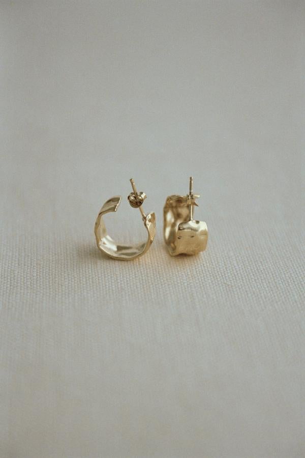 Pendientes aro irregulares (25,95 euros).