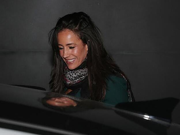 Begoña Villacís sale del domicilio de Malú tras celebrar el cumpleaños de Albert Rivera.