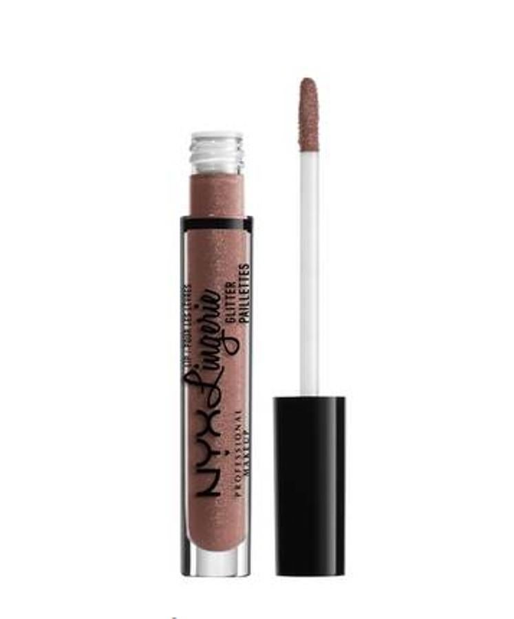 Si el nude es tu color fetiche, y no falta en tus looks de belleza ni en Nochevieja, esta glitter de NYX puede ser el labial que estabas bucando. Cuesta 7,90 euros.