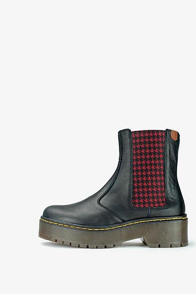 Vista lateral de los botines de Popa que ha llevado Mery Turiel.