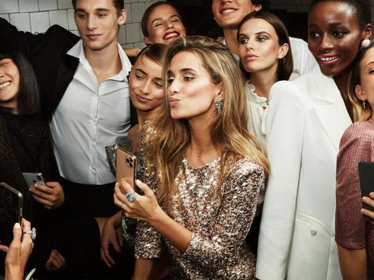 Fotos: María Pombo saca su propia marca de ropa y la primera colección es todo lo que necesitas para Navidad