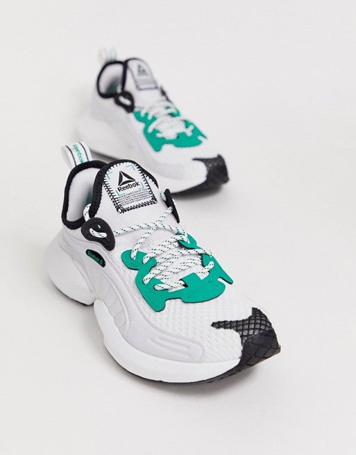 Diseño inspirado en las deportivas para correr de los años 90 de Reebok. Con suela Fury.  En Asos . (99,99 euros).