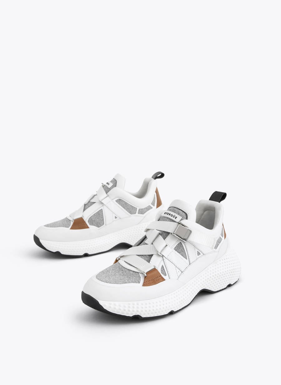 Esta versión de Uterqüe con cierre de correas es de lo más original. (99 euros).