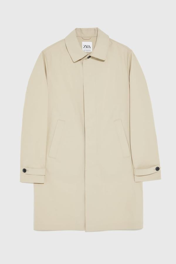 Trench beige de Zara (39,99 euros).