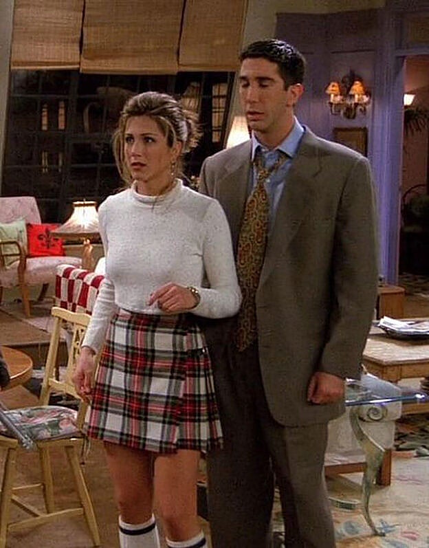 Rachel Green en uno de sus estilismos más icónicos.