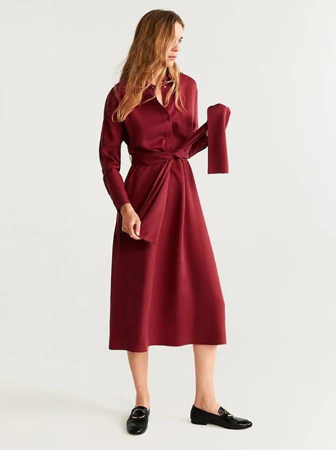 Vestido midi granate de Mango, (49,99 euros).