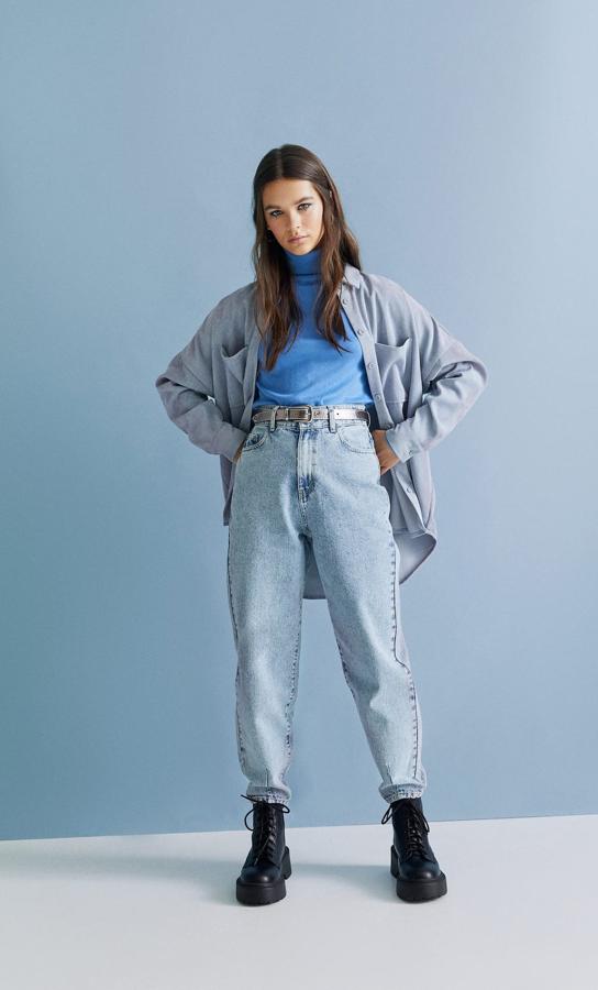 Sobrecamisa de pana (19,99 euros).