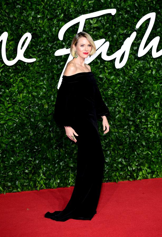 La actriz Naomi Watts de Burberry.