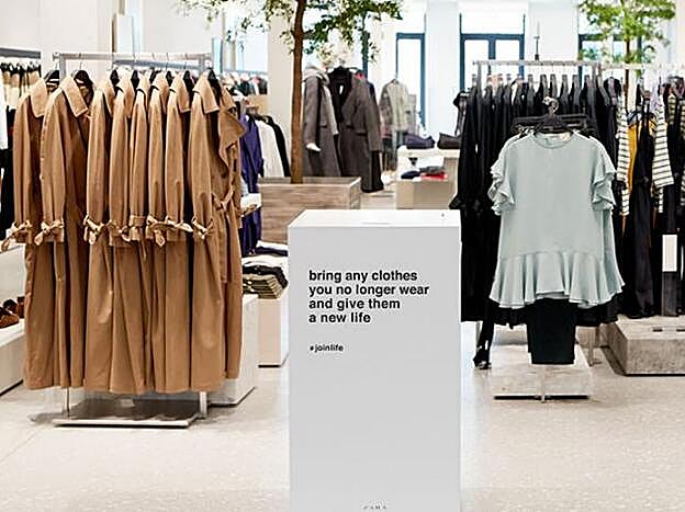 Imagen de la colección Join Life en una tienda de Zara.