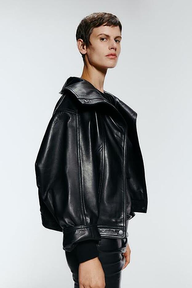 El detalle de la manga recogida, también muy ochentero.