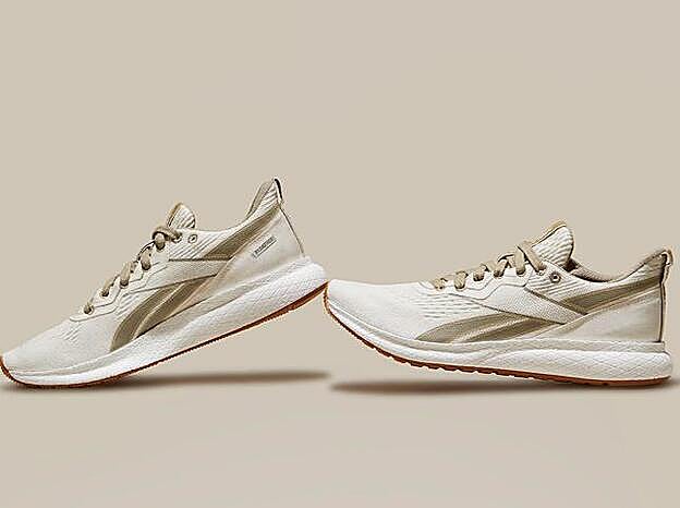 Reebok no ha dado a conocer el precio del par de zapatillas.