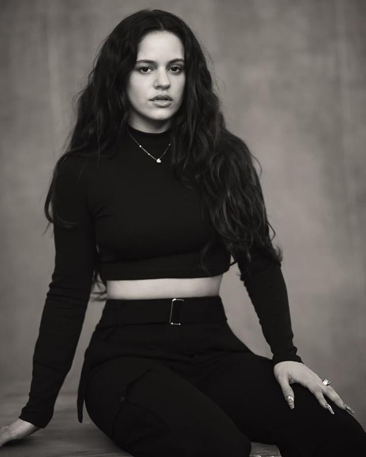 La cantante se ha convertido en la protagonista de esta edición del calendario Pirelli.